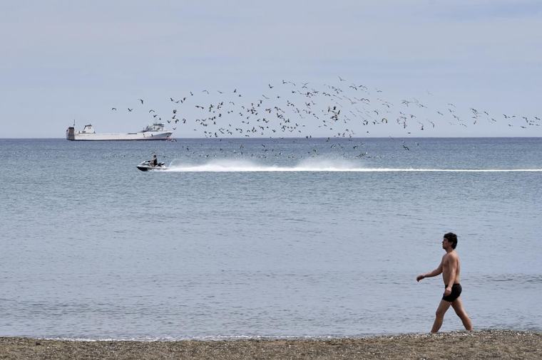 La temperatura del Mediterráneo en Málaga rompe un récord al bajar a 15,9 grados en apenas una semana