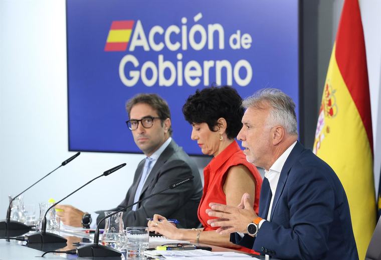 Torres cifra en 15 las camas hospitalarias ocupadas por migrantes en Ceuta, de las 104 ocupadas actualmente