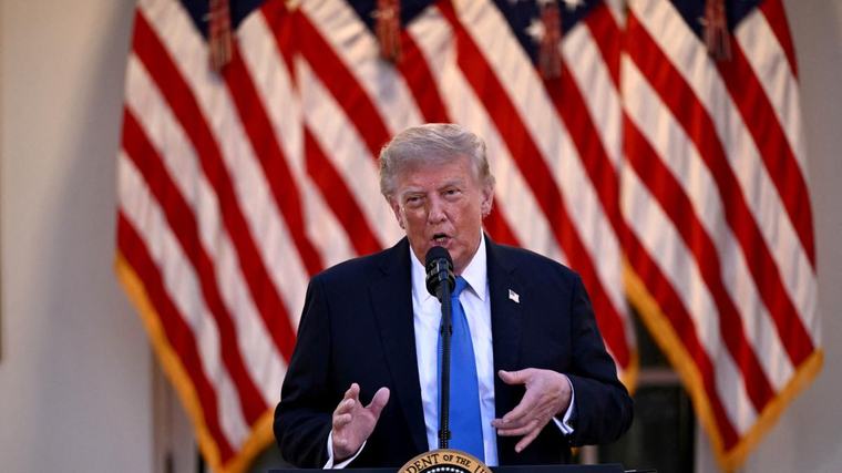 Trump se mete en campaña con 35 candidatos para las elecciones de medio mandato