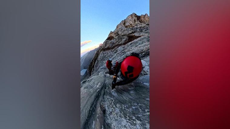 Al borde del abismo: rescatan a un escalador atrapado en una repisa de apenas 15 centímetros