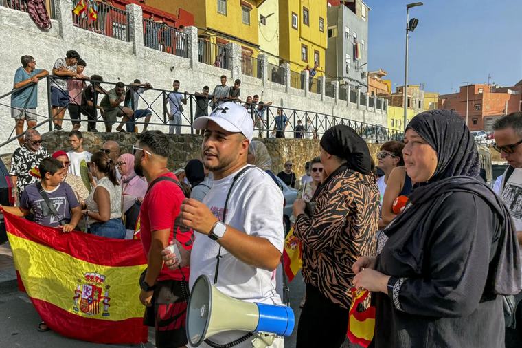 La periferia de Ceuta se moviliza y pide recuperar la normalidad