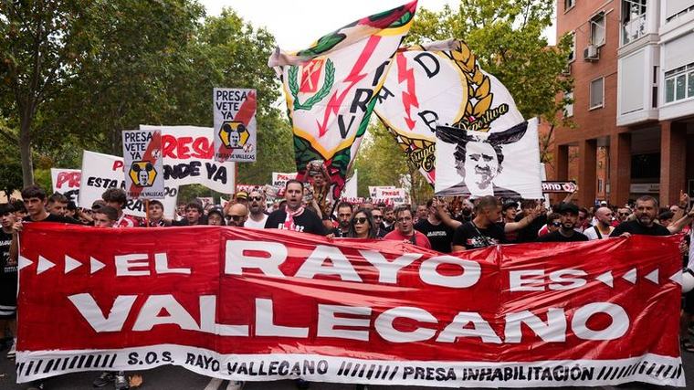 La afición del Rayo Vallecano alza la voz contra Martín Presa