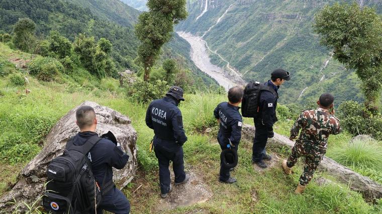 Nepal eleva a 1.127 los muertos y a casi 4.900 los desaparecidos una semana después de la riada