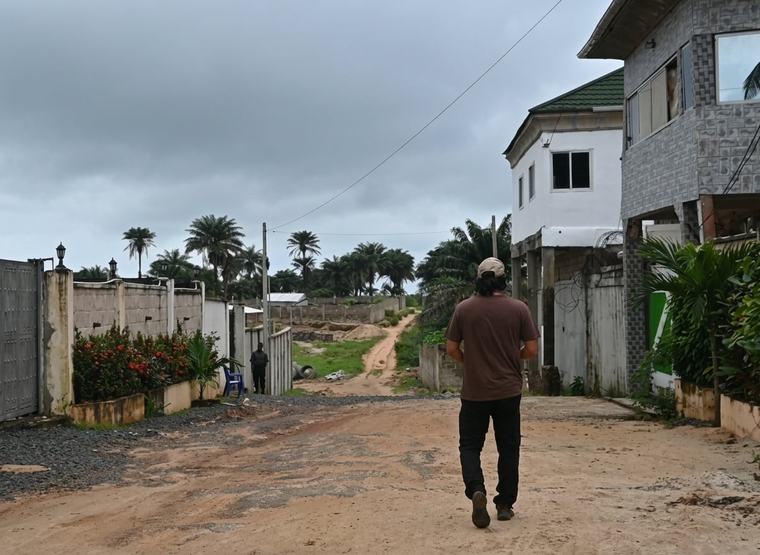 Deportados desde EE UU a Liberia, un país del que no habían oído hablar: “Nos tuvieron encadenados durante todo el viaje”