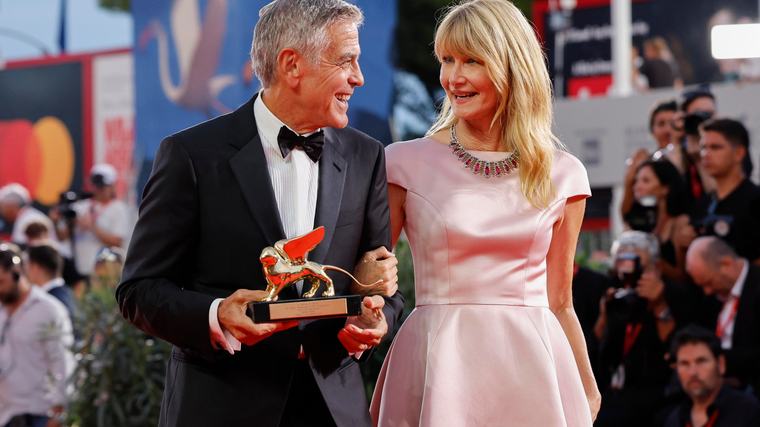 George Clooney, nostálgico y reivindicativo al recoger su León de Oro en Venecia