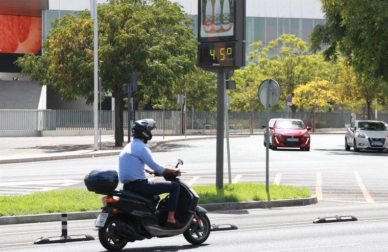 Andalucía y Cataluña activarán este domingo el aviso naranja por calor y otras once regiones seguirán en alerta amarilla