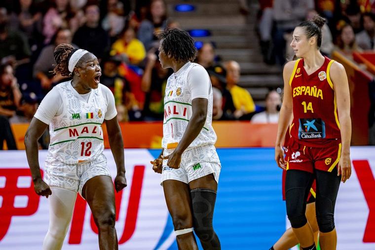 Mali aprovecha la mala puntería de una España cansada