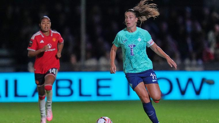 Alexia Putellas debuta con victoria en la Superliga inglesa