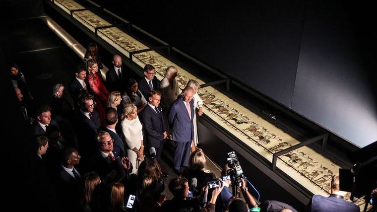 El Tapiz de Bayeux regresa a Inglaterra 900 años después cedido por Francia