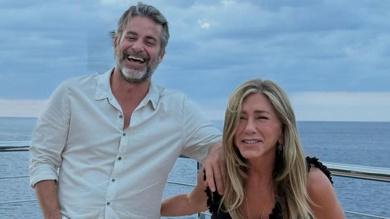 Jim Curtis habla sobre su relación con Jennifer Aniston y confiesa sentirse “bendecido” de formar parte de su entorno más cercano