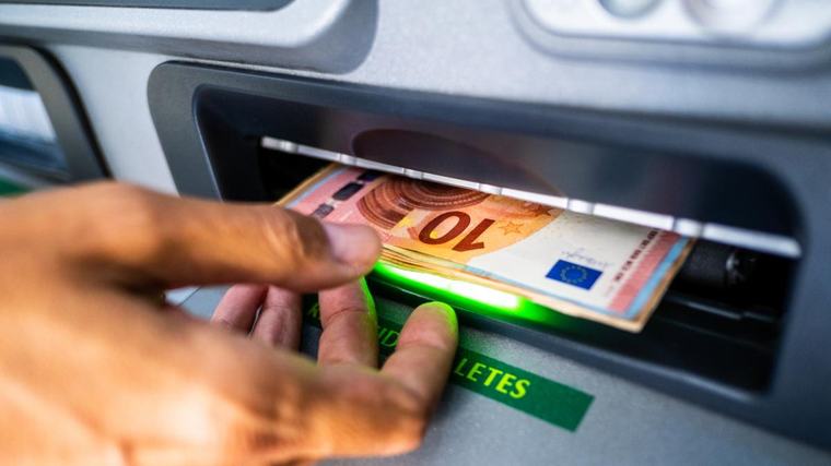La subida fantasma impuestos del Gobierno hace que pierdas dinero aunque te aumenten el sueldo un 3,8 %