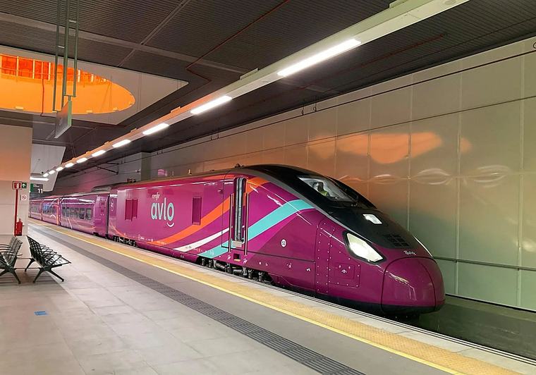 Renfe retira de nuevo otros dos trenes Avril de Talgo tras detectarse defectos en sus bogies