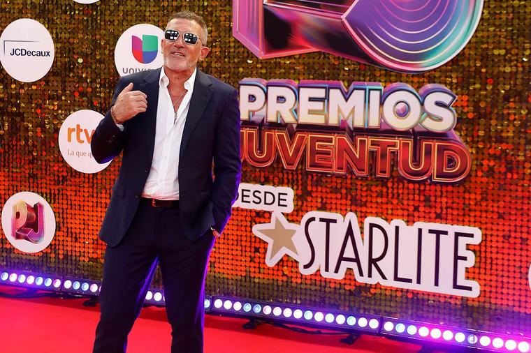 Antonio Banderas dedica su Premio Juventud a Ceuta: "Es una ciudad bella de cuatro religiones, multicultural, en paz, y eso es lo que reclaman ellos de nuevo"