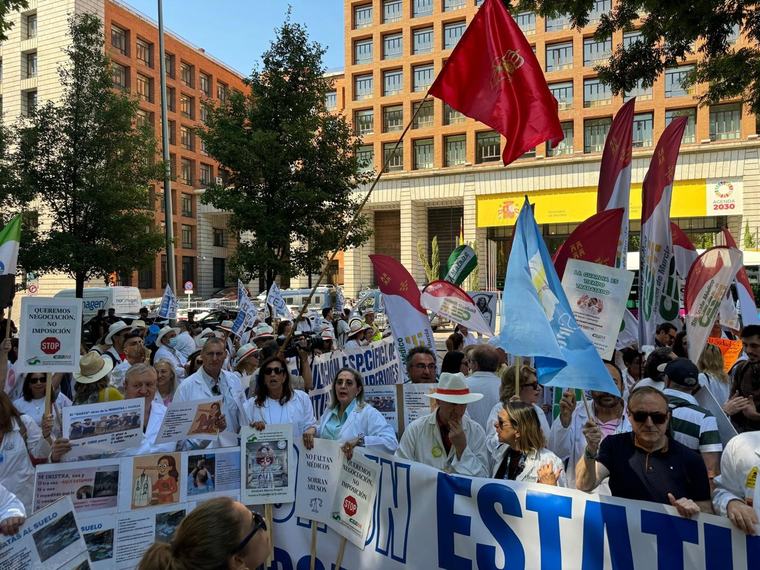 Comité de Huelga ve agotada la interlocución con García por la «cerrazón» al aprobar el Estatuto Marco en segunda vuelta