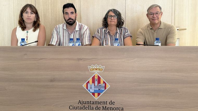 Ciutadella acata la orden judicial que obliga a reabrir la plaza des Born al tráfico tras el fallo del juzgado