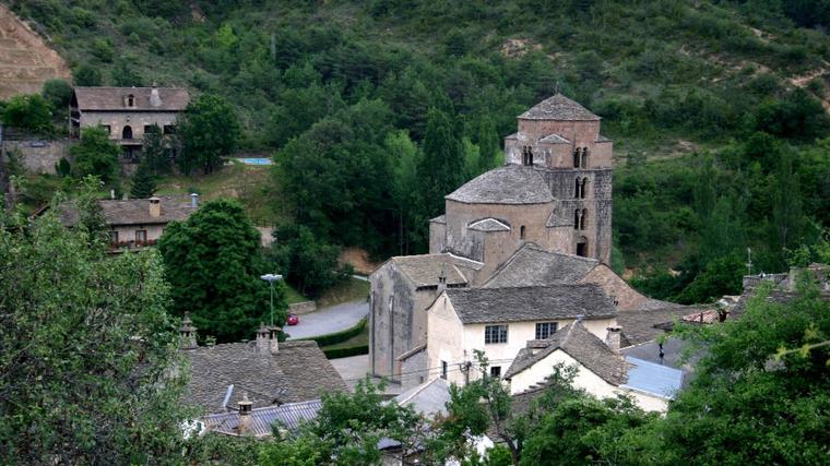 Pueblos afectados por el incendio de Riglos apagan nuevos fuegos para normalizar su día a día: "Andamos como pollo sin cabeza"