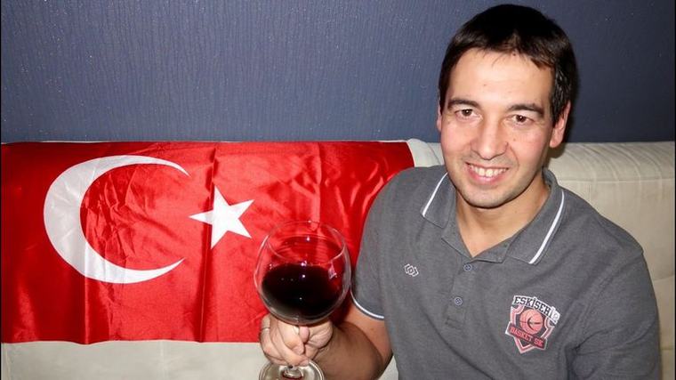 Miguel Ángel Hoyo cambia Sarria por el Kosner Baskonia