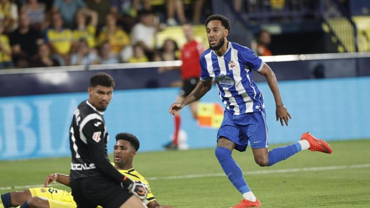Aubameyang guía al Dépor a los puestos de Champions tras remontar al Villarreal