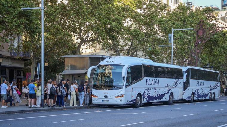Nuevo refuerzo de la red de buses interurbanos para atenuar las miserias de Rodalies